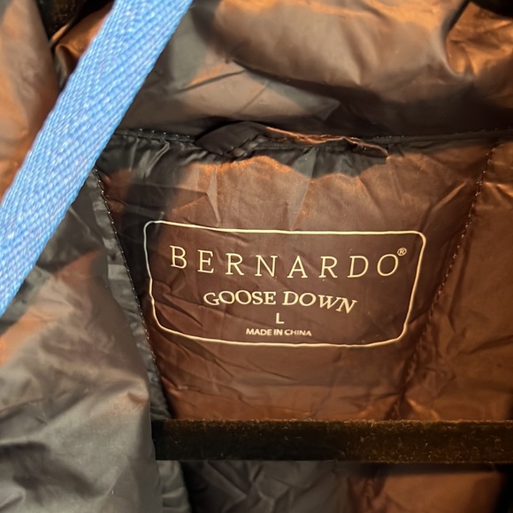 Bernardo packable royal blue feather down puffer sz L with packing bag - Picture 3 of 6